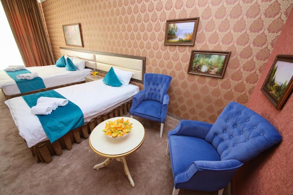 Hotel Globus Tashkent Esterno foto