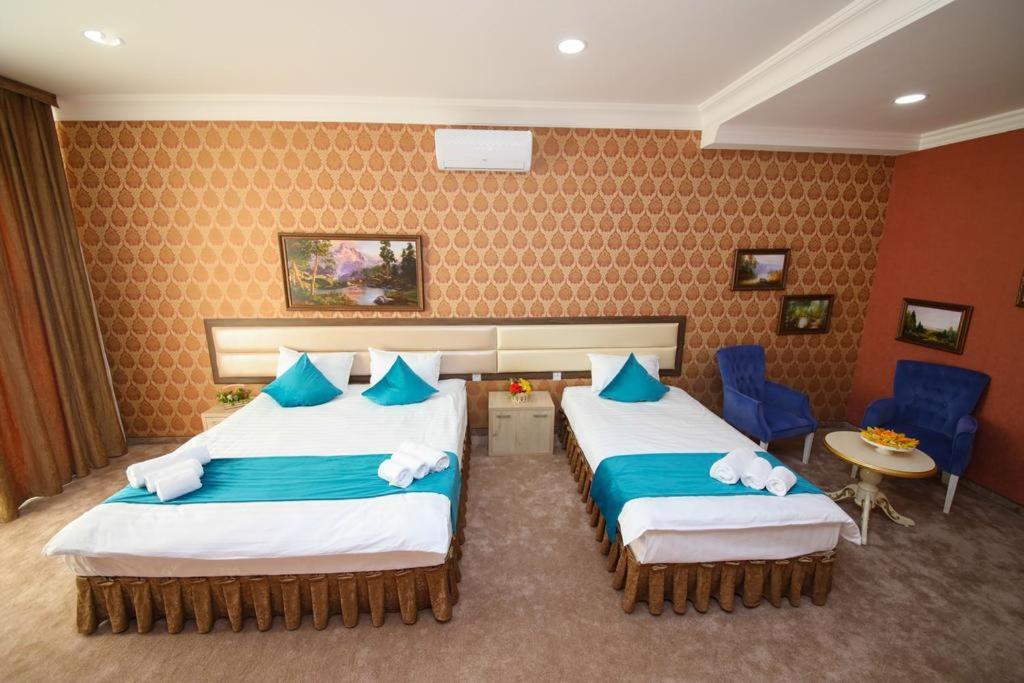 Hotel Globus Tashkent Esterno foto