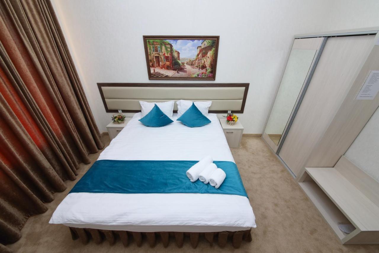 Hotel Globus Tashkent Esterno foto