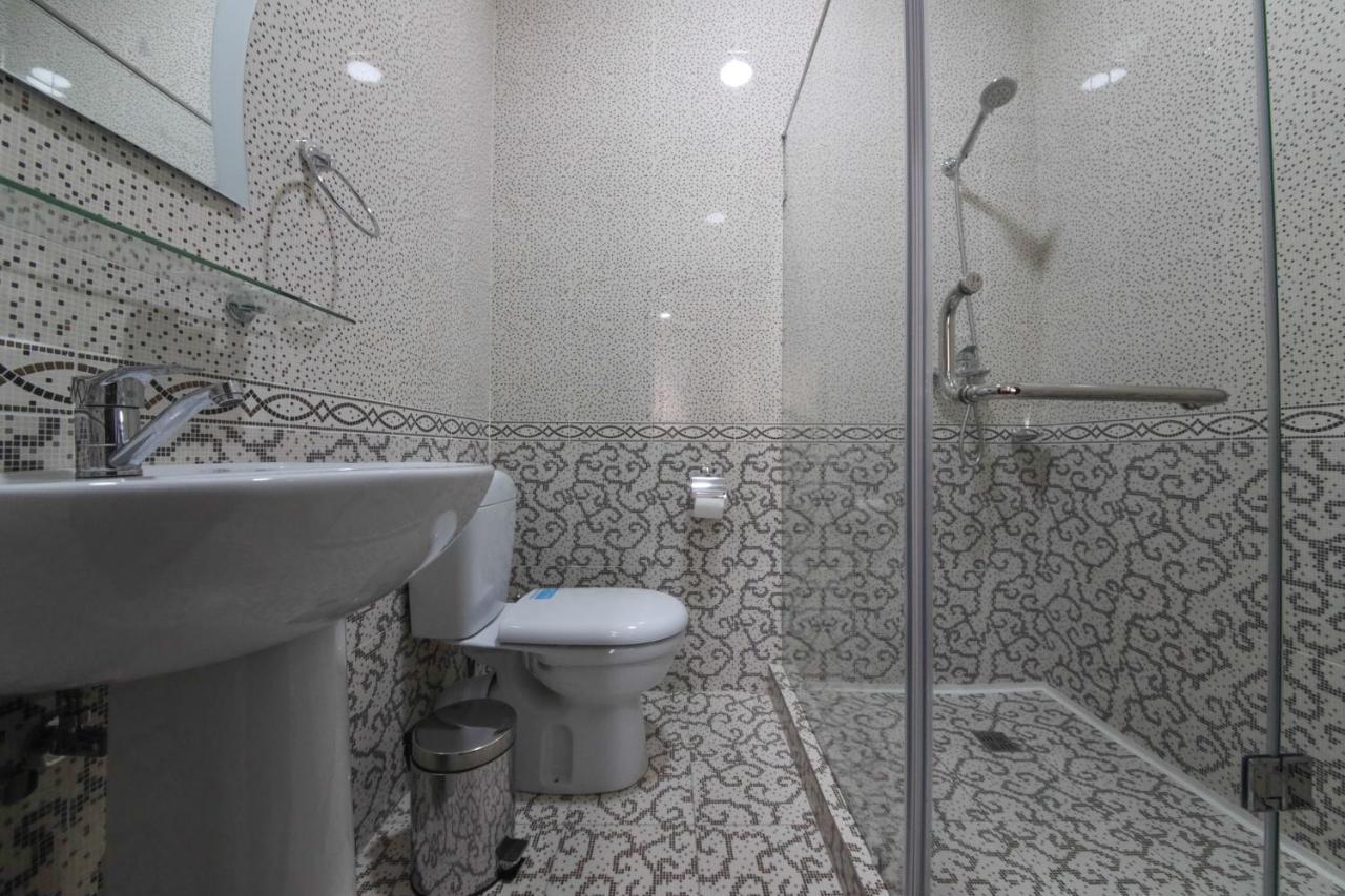 Hotel Globus Tashkent Esterno foto