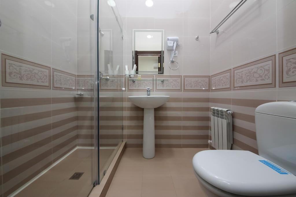 Hotel Globus Tashkent Esterno foto