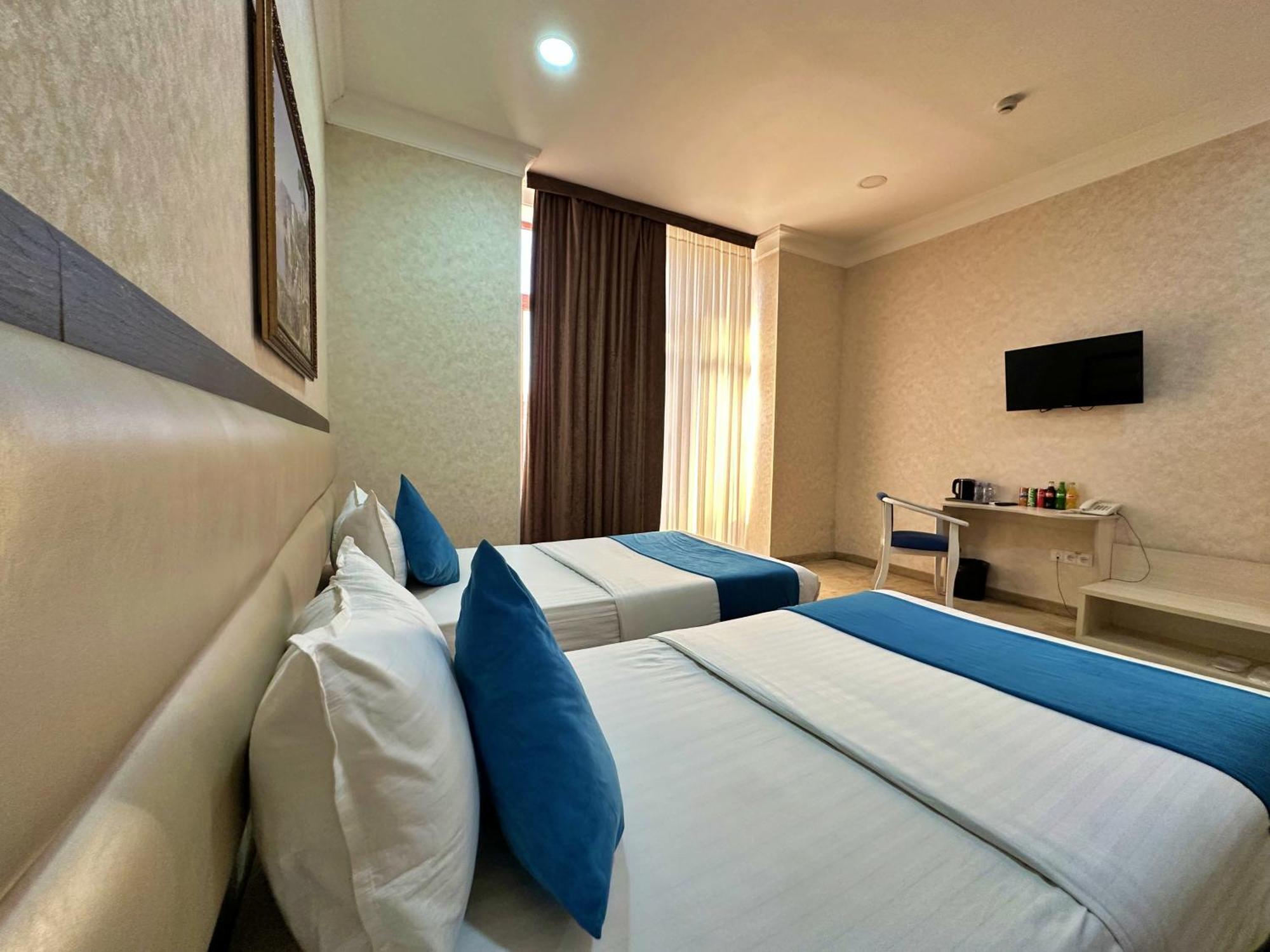 Hotel Globus Tashkent Esterno foto